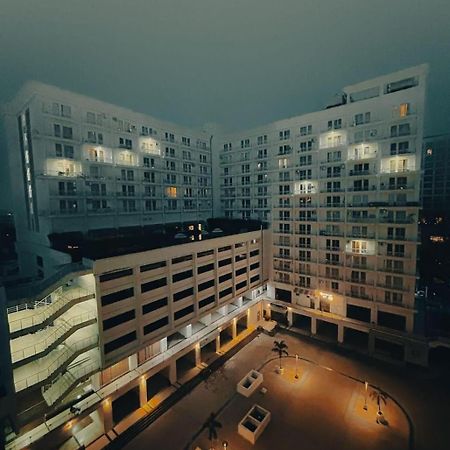 לקנאו Dolphin Inn & Suites Manhattan מראה חיצוני תמונה