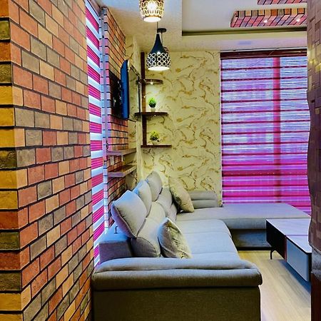 לקנאו Dolphin Inn & Suites Manhattan מראה חיצוני תמונה