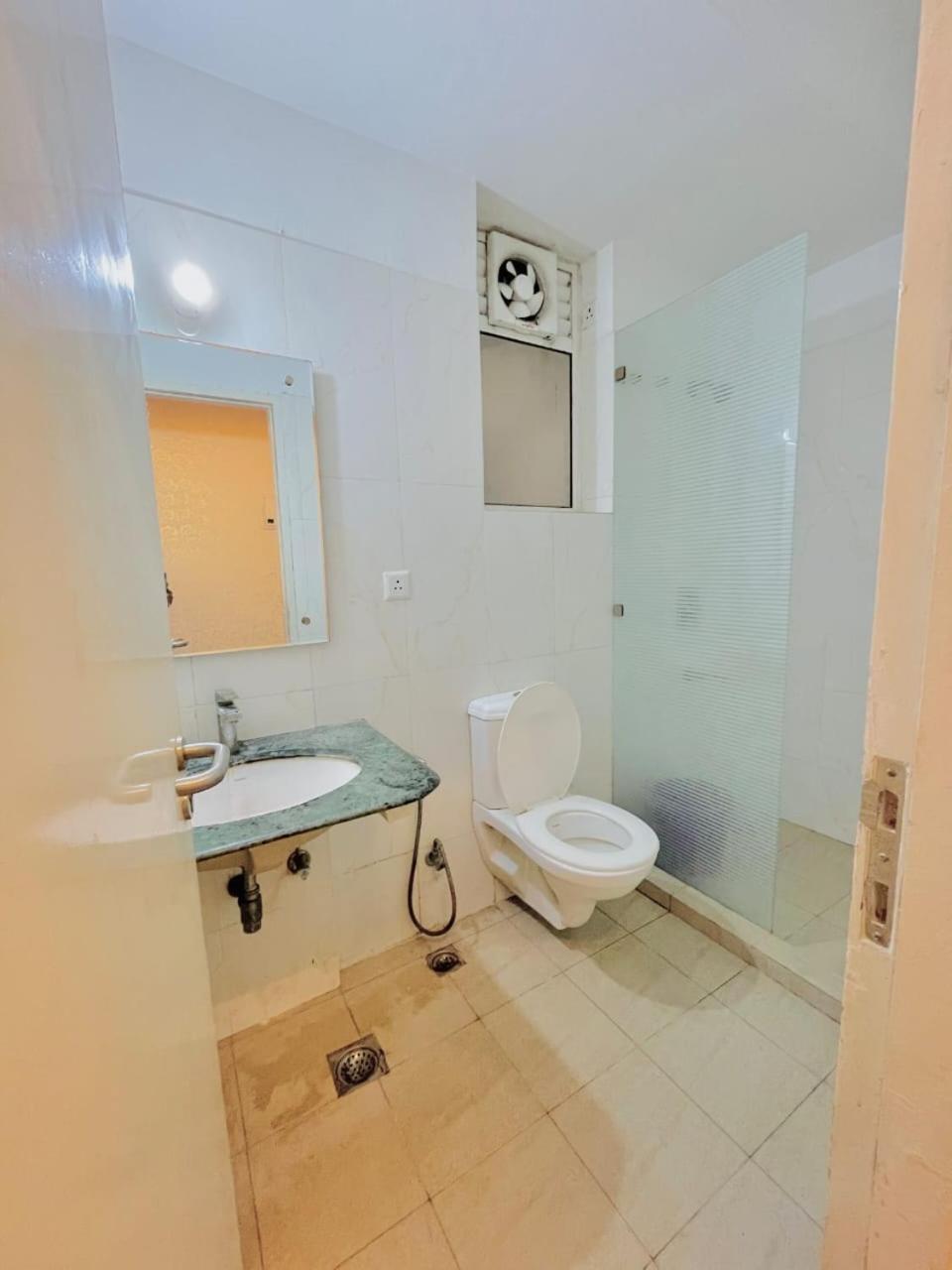לקנאו Dolphin Inn & Suites Manhattan מראה חיצוני תמונה