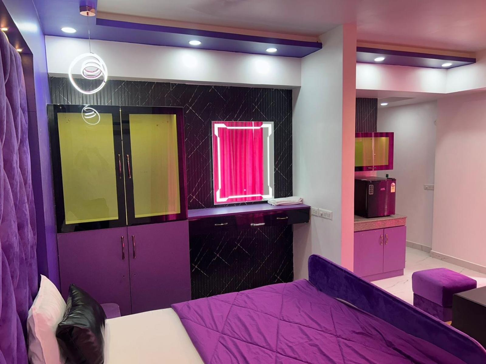 לקנאו Dolphin Inn & Suites Manhattan מראה חיצוני תמונה