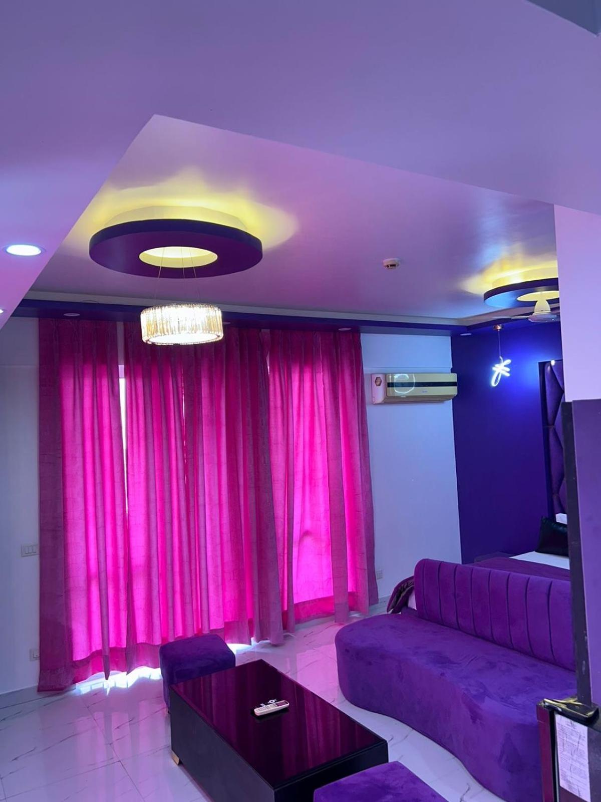לקנאו Dolphin Inn & Suites Manhattan מראה חיצוני תמונה