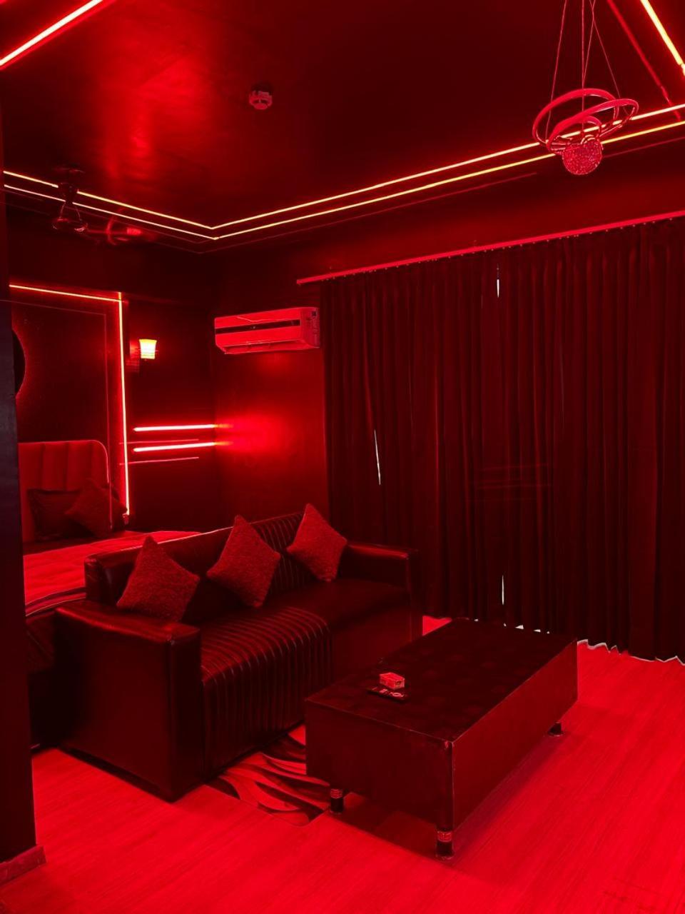 לקנאו Dolphin Inn & Suites Manhattan מראה חיצוני תמונה