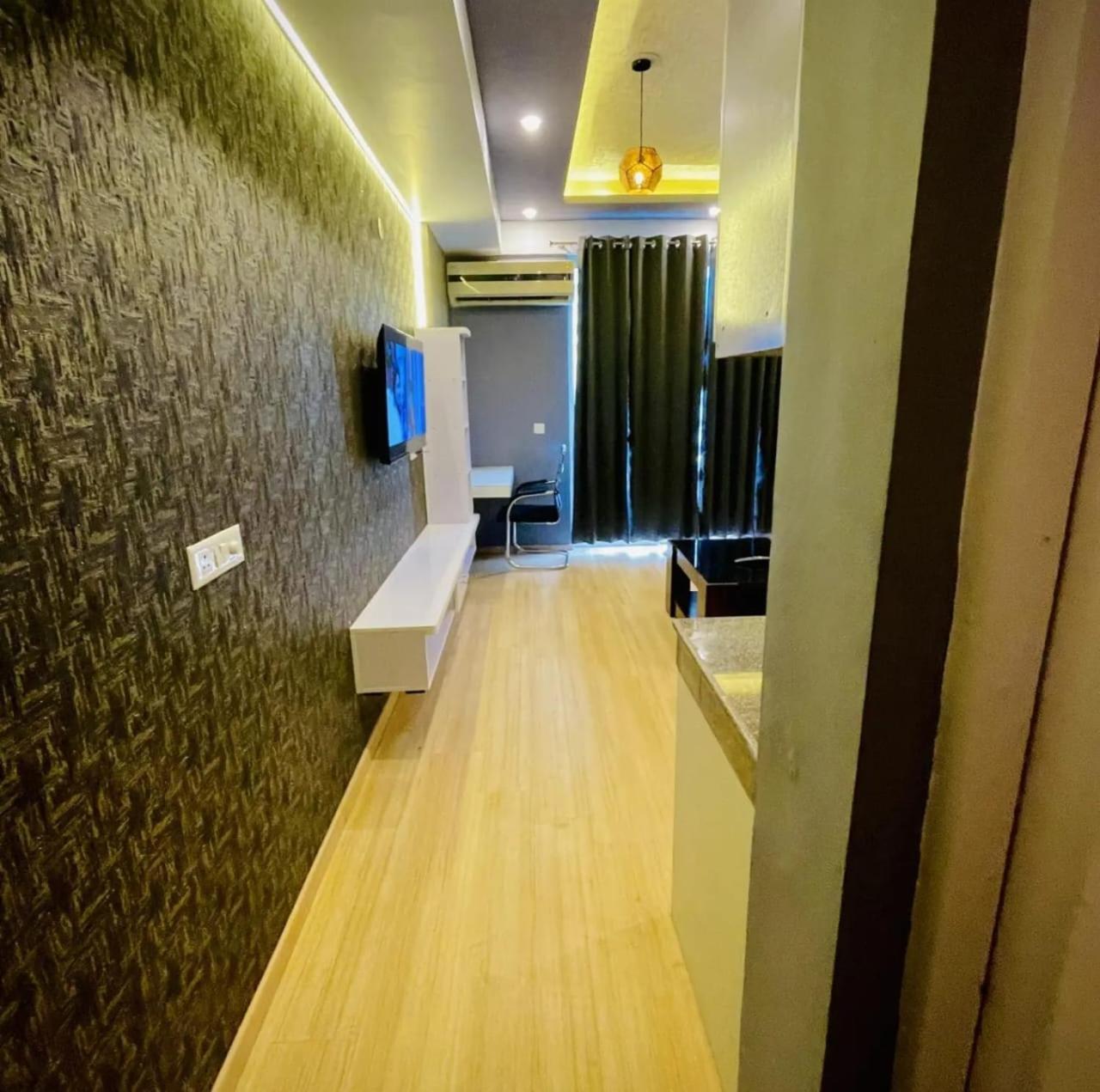 לקנאו Dolphin Inn & Suites Manhattan מראה חיצוני תמונה